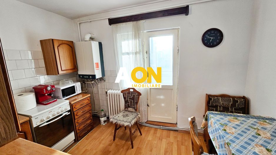 Apartament 3 camere, 2 bai, etaj 3, zona Liceului Sportiv - Poză 3