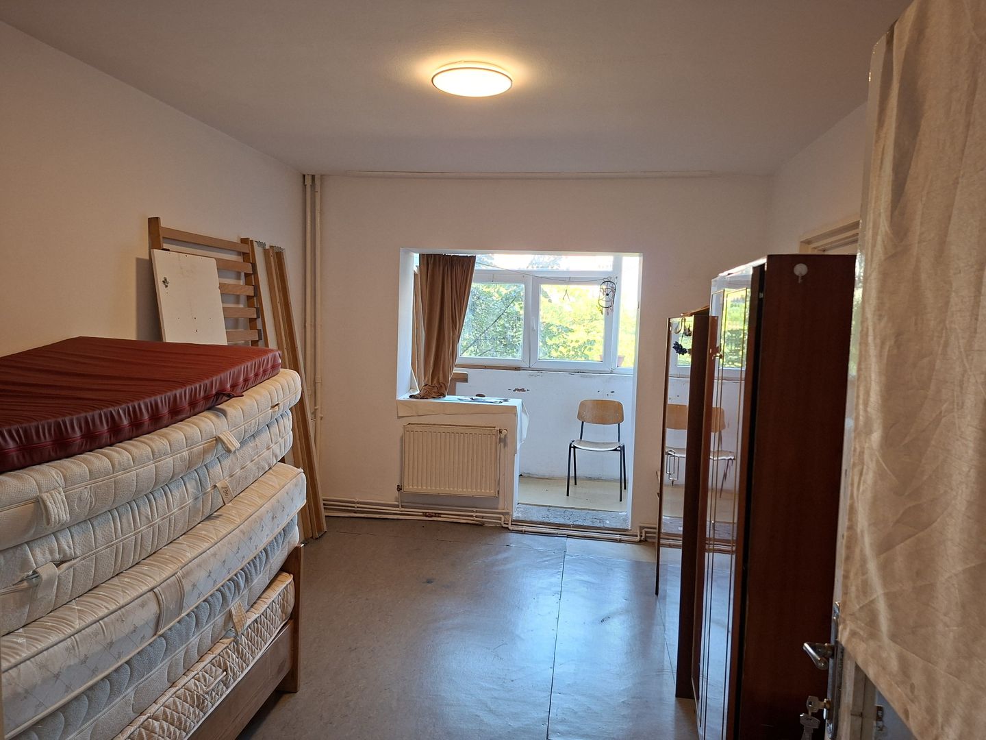 BRASADAS inchiriaza ap cu 4 cam etaj 3/8 cu lift in Micro 17. - Poză 1