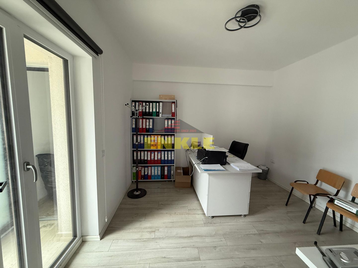 De închiriat spațiu pentru birouri – bloc nou, zona centrală - Poză 2