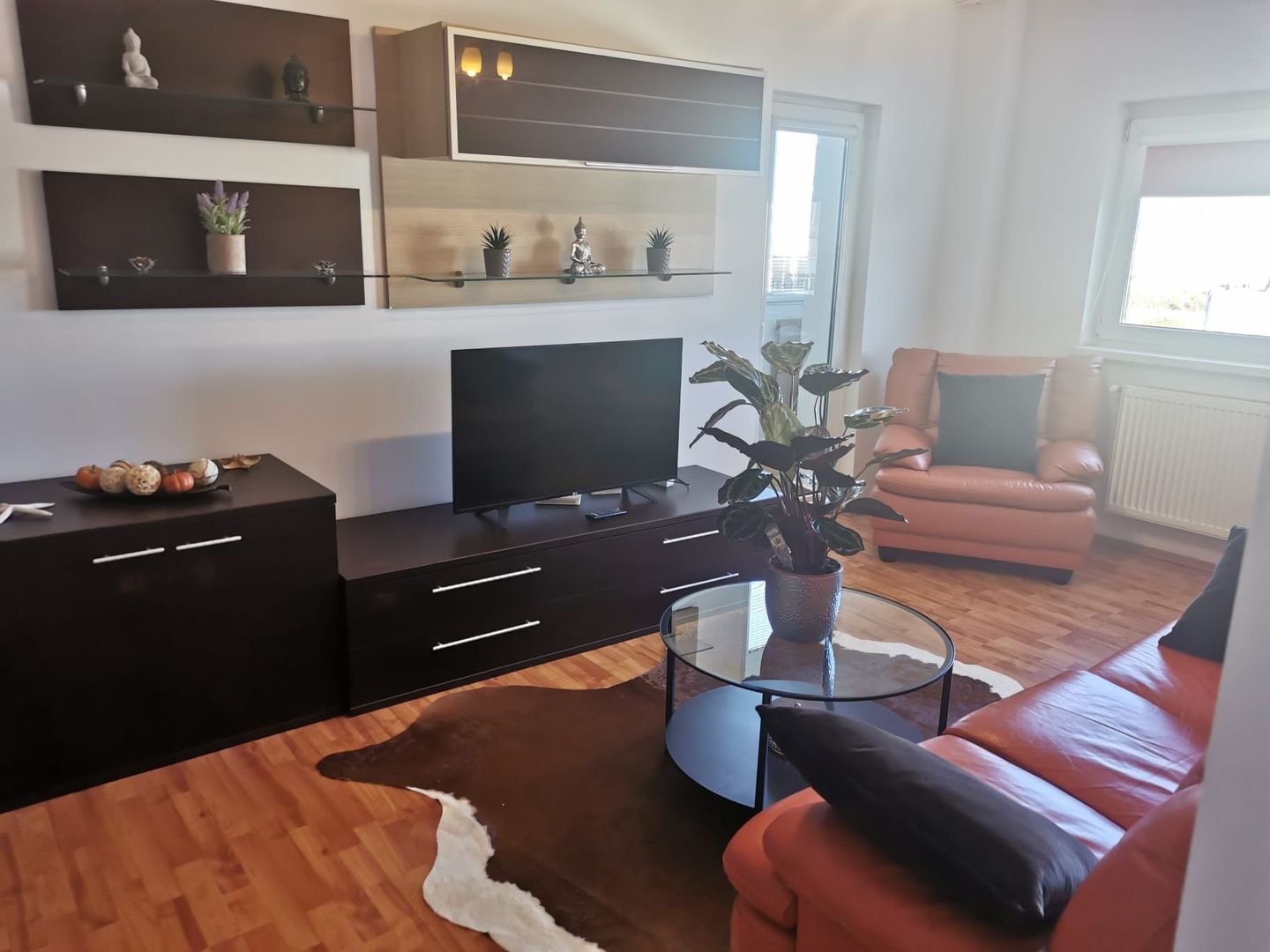 De Închiriat Apartament 2 Camere Tineretului – Vedere Superba - Poză 1