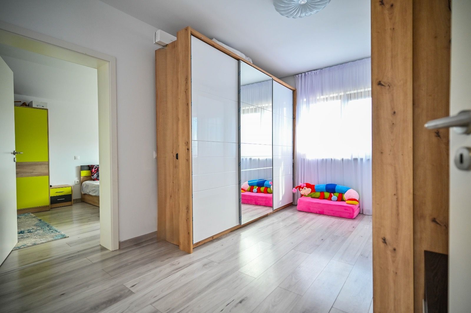 Casa individuală de vânzare Sânpetru, 5 camere, garaj, foișor, curte - Poză 11