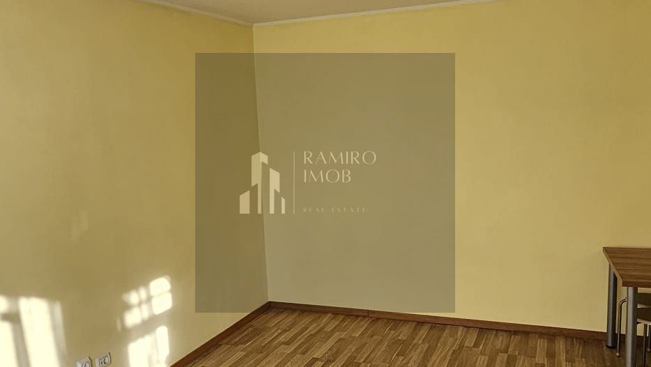 Garsoniera renovata 35 mp/ Metrou 1 decembrie la 3 minute - Poză 1