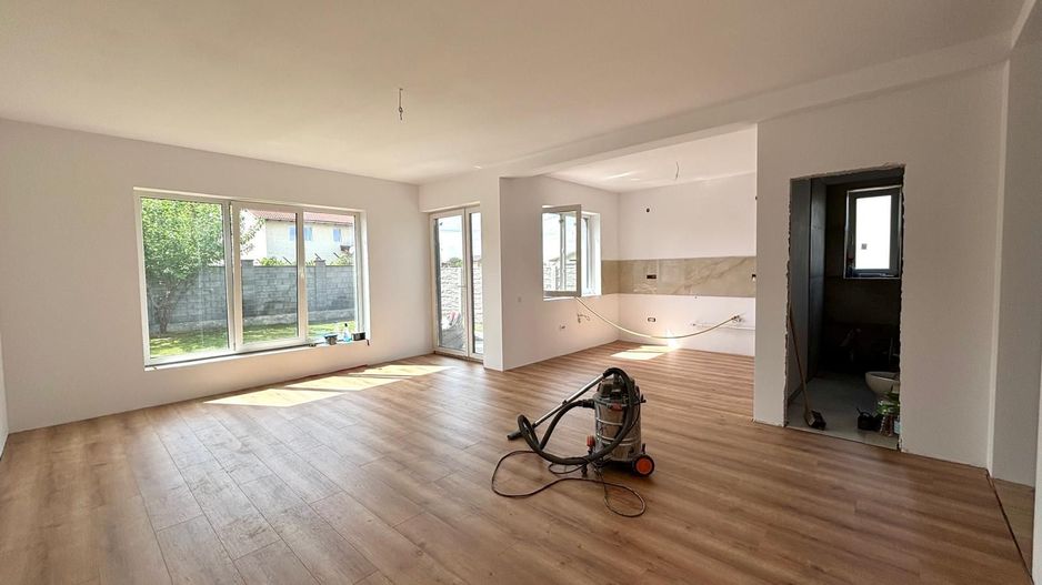 Duplex modern cu pozitie excelenta-Sacalaz - Poză 1