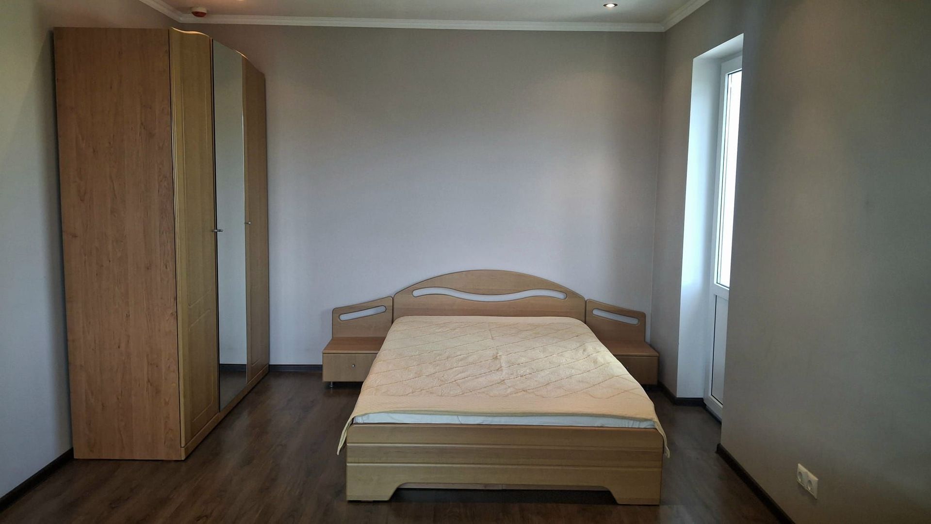 Apartament 1 cameră + 2 balcoane str. Kiev, Mun. Chișinău - Poză 2