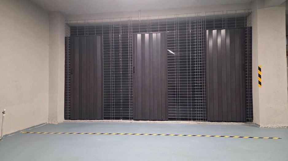 Spatiu subsol 227mp cu parcari subterane si boxe - Poză 8