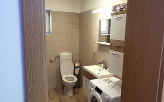 Apartament la casa 2 dormitoare terasa si curte proprie Sub Arini - Poză 10