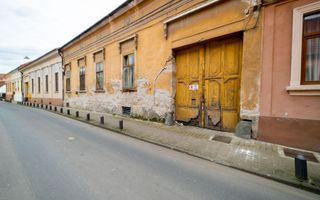 Casă ultracentrală cu teren de 1.474 mp Arad - Poză 1