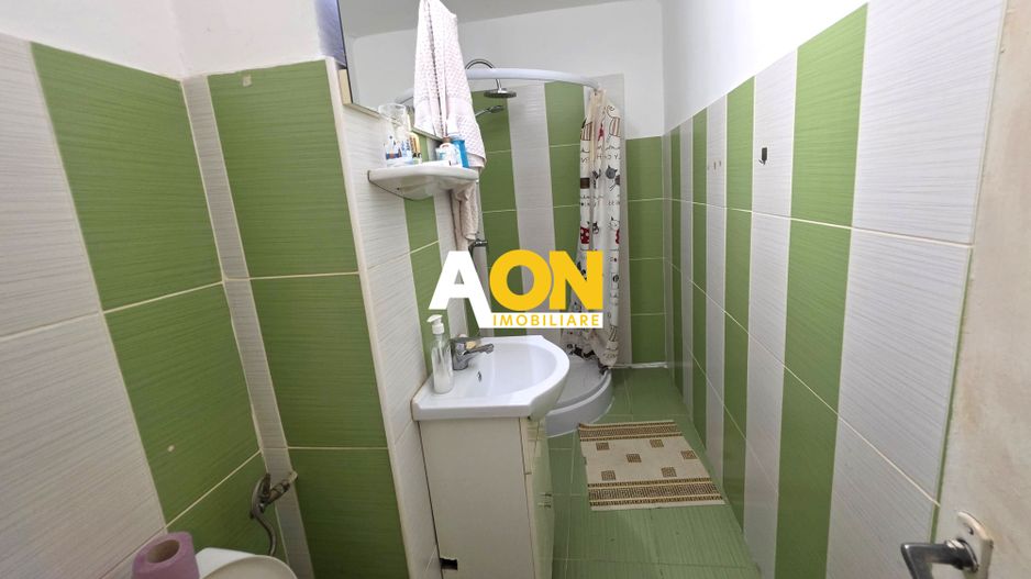 De vanzare apartament 3 camere, etaj 1, Cetate - Poză 10