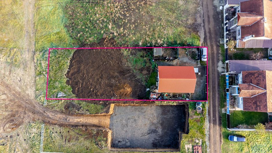 PROPRIETATE VÂNDUTĂ! Casă cochetă lângă pădure, în Zădăreni. - Poză 2