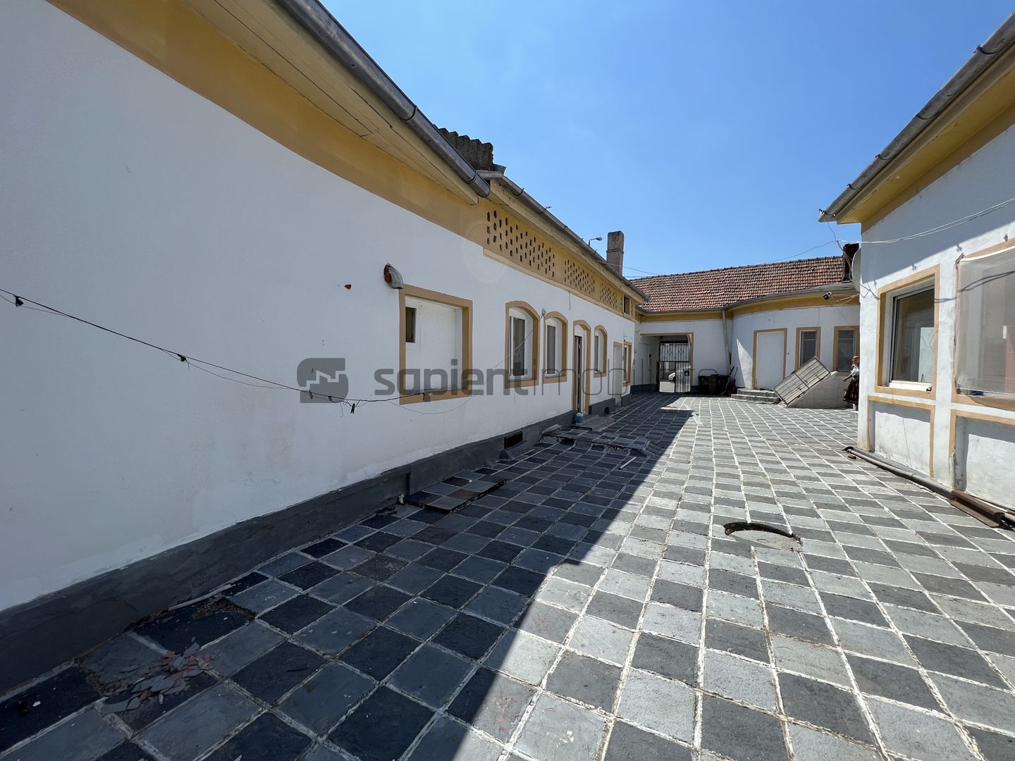 Sapient | Clădire singură în curte pe str. Calea Clujului - Poză 3