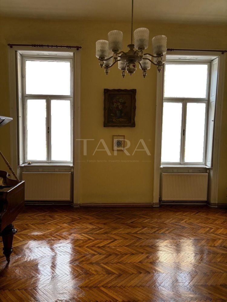 Apartament interbelic deosebit, ultracentral, Piața Mihai Viteazul. - Poză 3