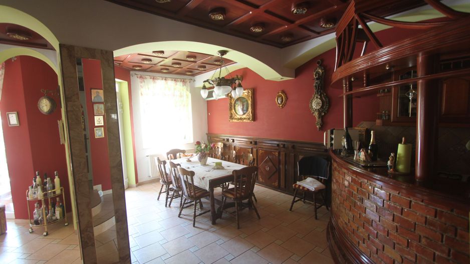 Casă / Vilă cu 8 camere de vânzare în zona Semicentral - Poză 36