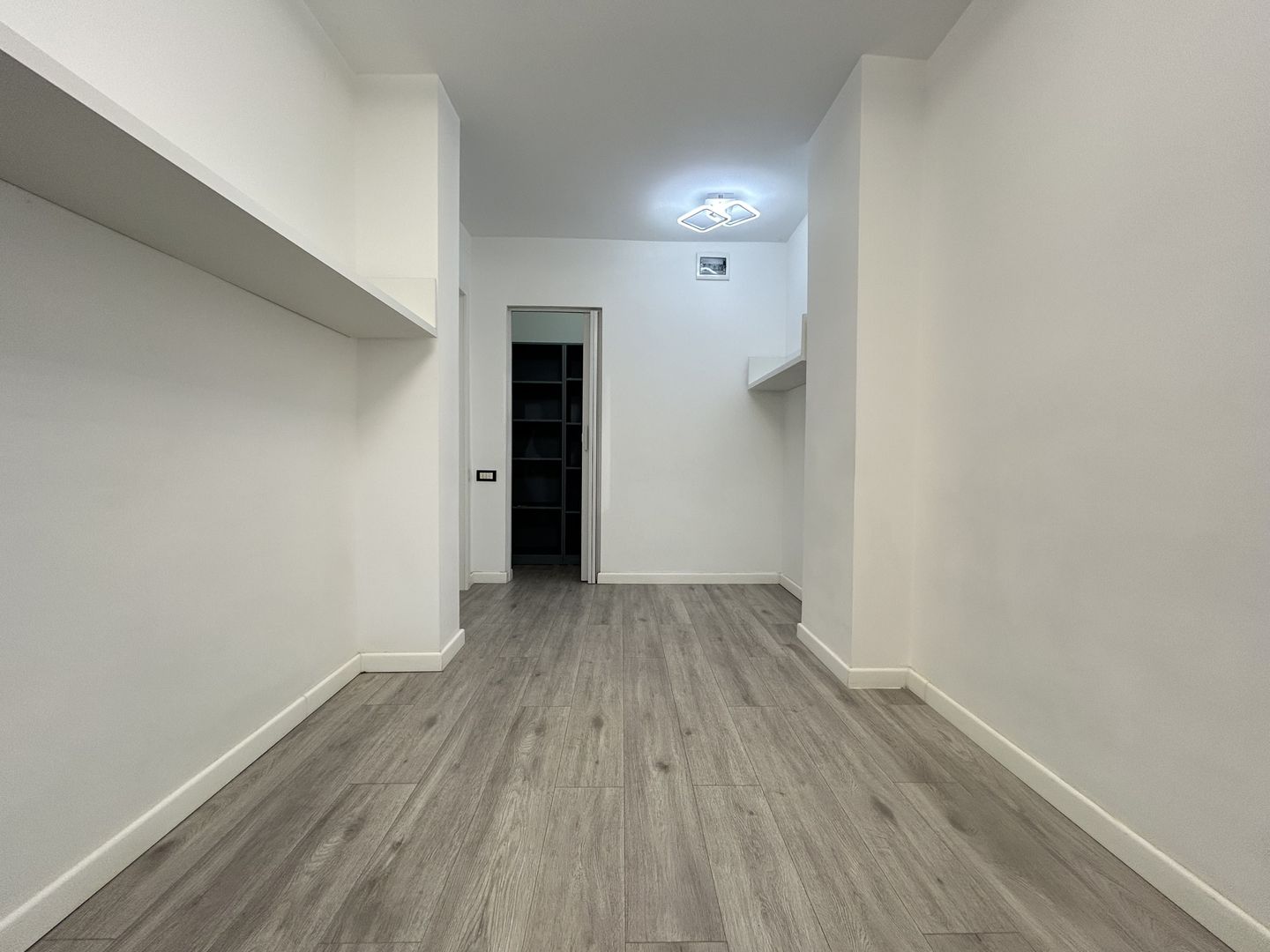 Spațiu pretabil sediu firmă sau activitate comercială - Tomis II - Poză 7