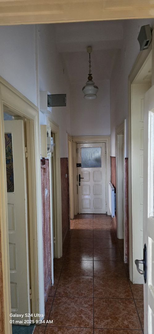 Apartament 3 camere decomandat  Hala Traian - Poză 7