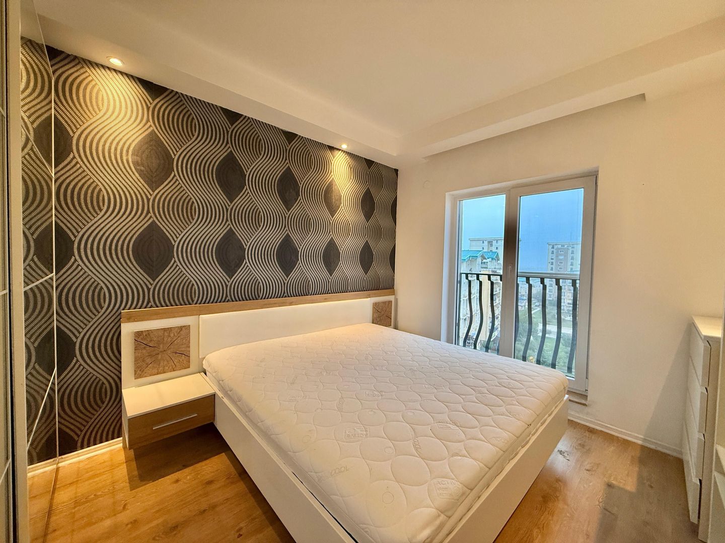 COSMOPOLIS - Apartament cu 2 camere, mobilat si utilat. - Poză 6