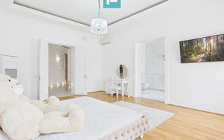 Apartament deosebit în clădire istorică central - Poză 26