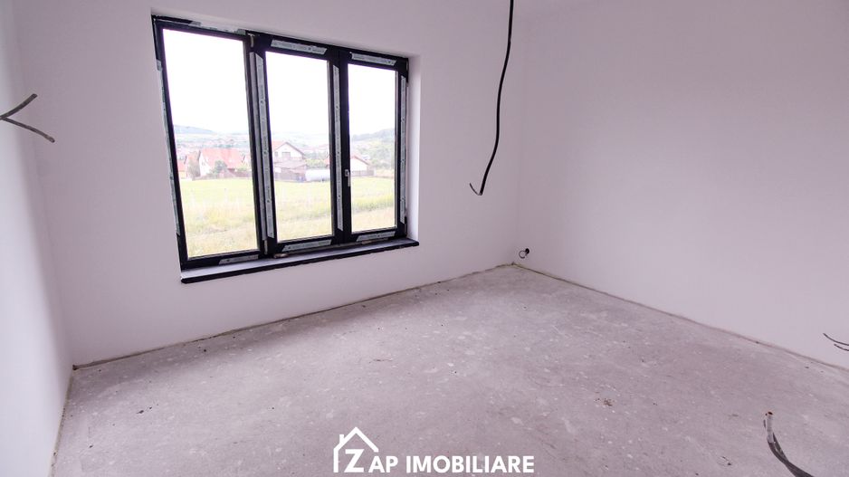 Corunca - Casă Individuală P+1 - 5 Camere (4 Dormitoare) - Teren 490 mp - Semifi - Poză 2
