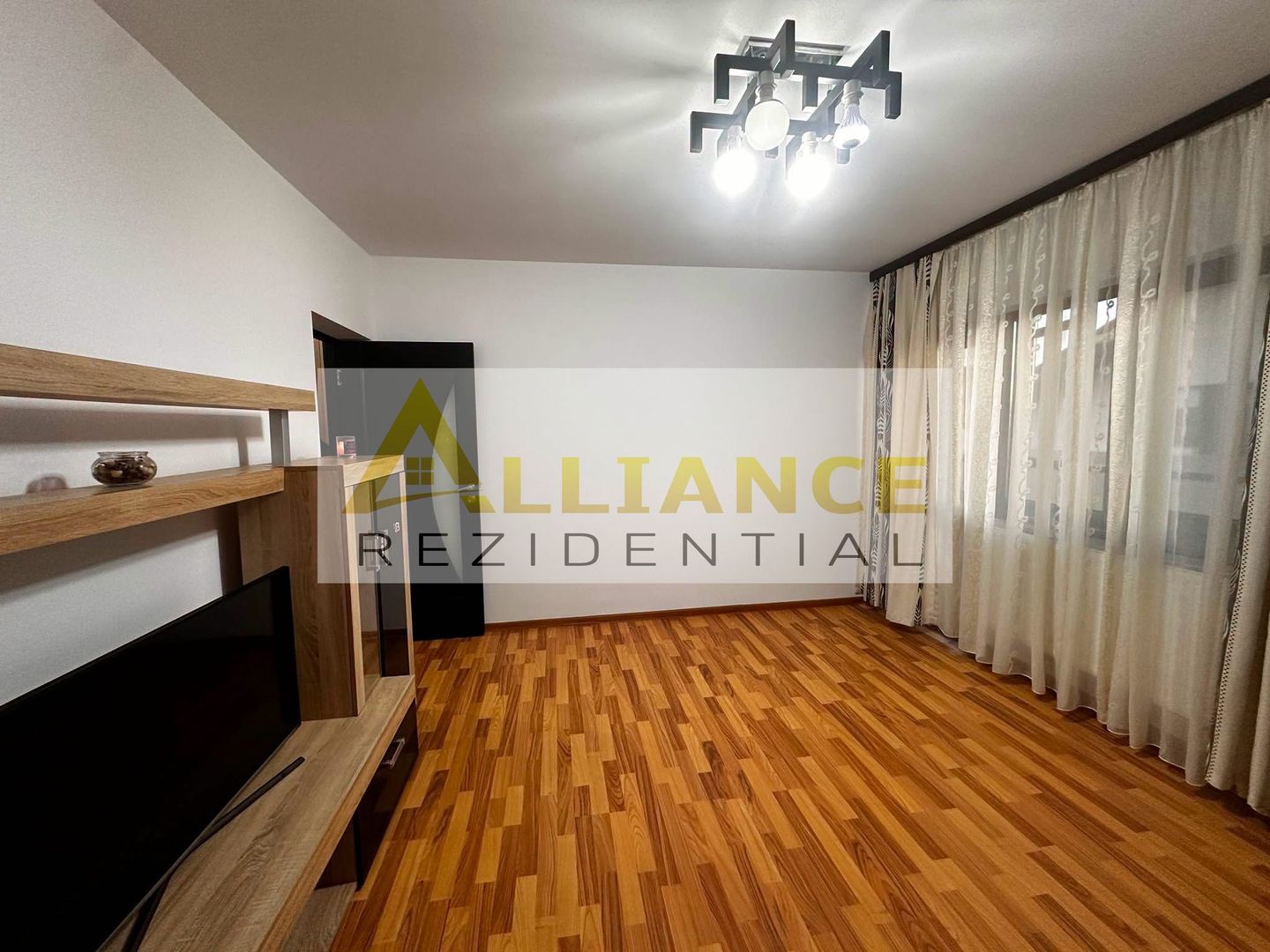 Apartament 2camere /loc de parcare /metrou Berceni 15min - Poză 4