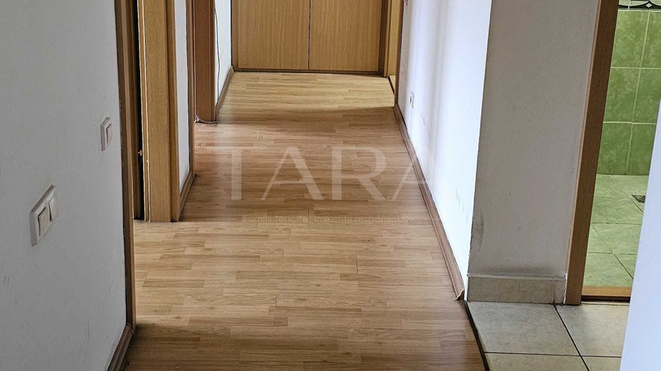 Apartament 3 camere,  zona Semicentrala - Poză 3