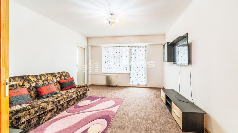 VÂNDUT!!! Apartament spațios cu 3 camere, zona Polivalentă - Poză 1