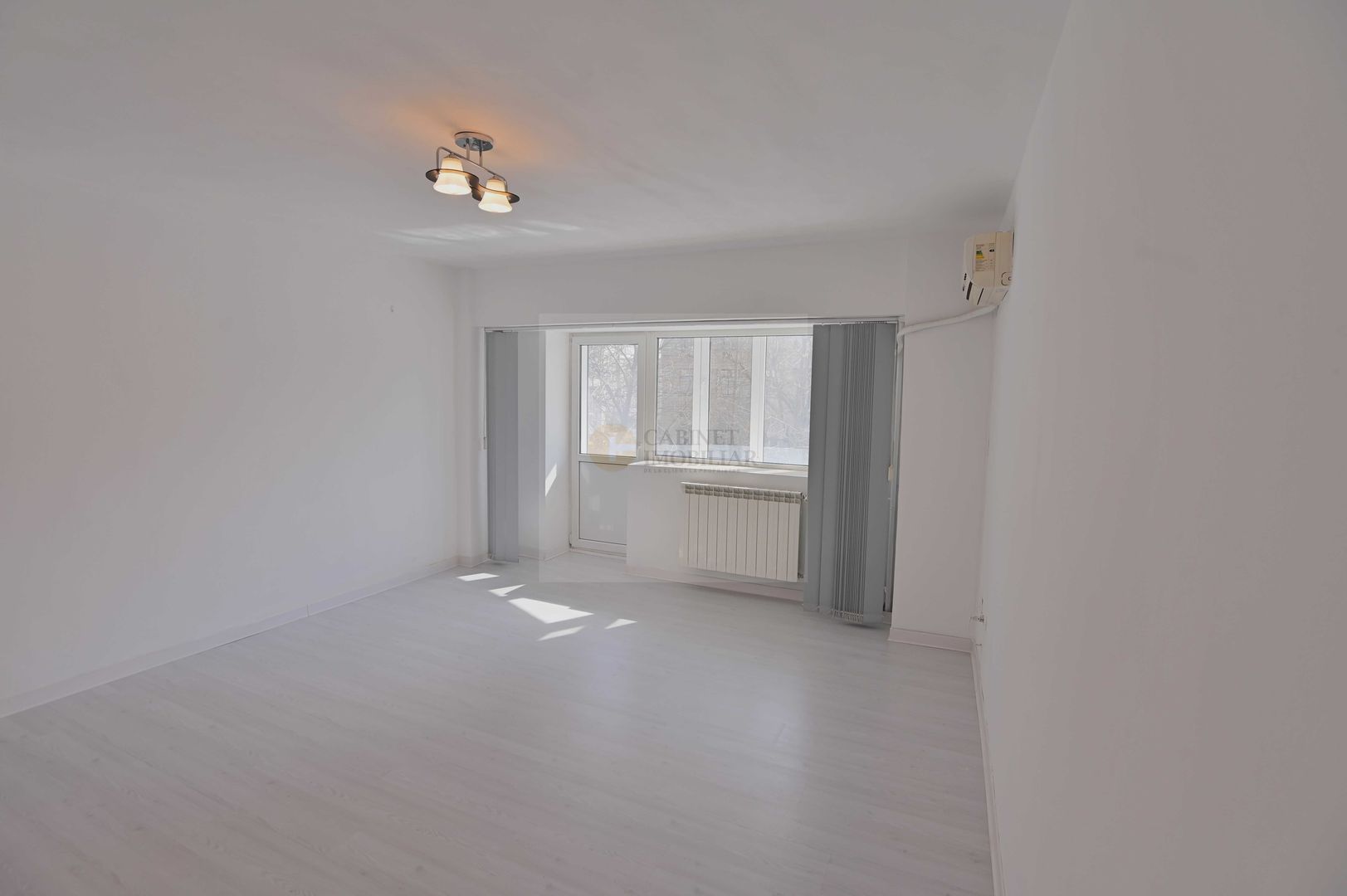 Apartament 2 camere renovat | zonă centrală Decebal - Poză 2