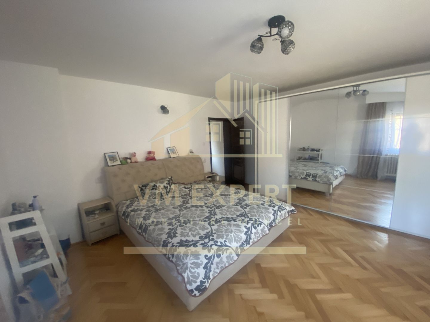 VILA S+P+E-306 MP, TEREN 2078 MP, CAMPULUNG - Poză 46