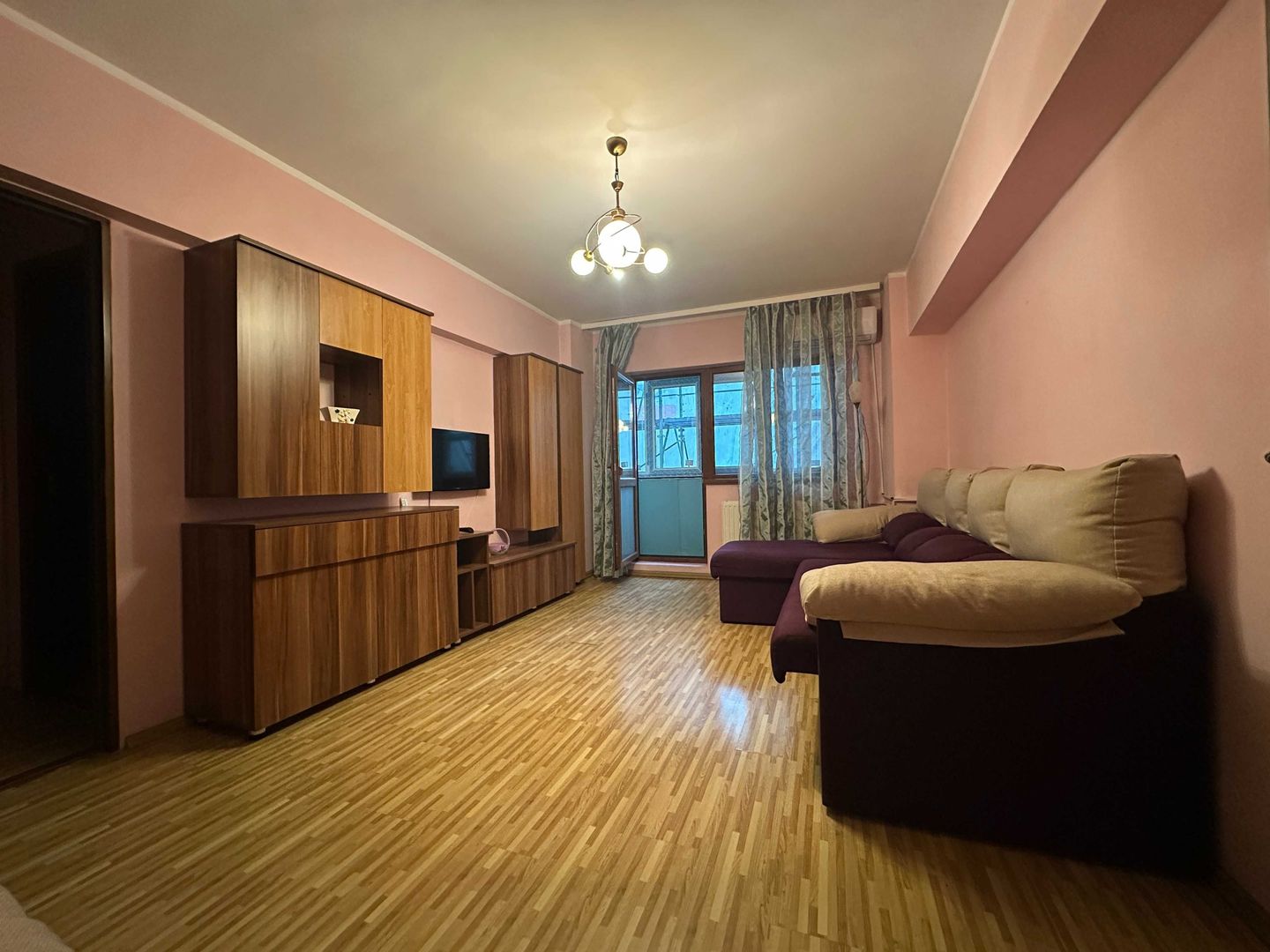 De închiriat: Apartament 3 Camere Spațios | Zona Brâncoveanu - Poză 1