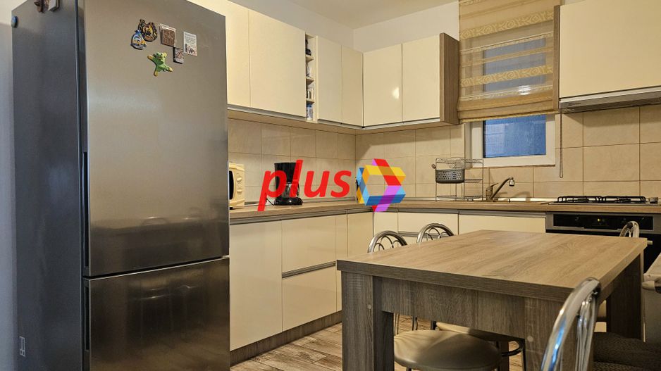 Oportunitate - Apartament cu trei camere in vila, zona Tractorul 70 mp - Poză 13