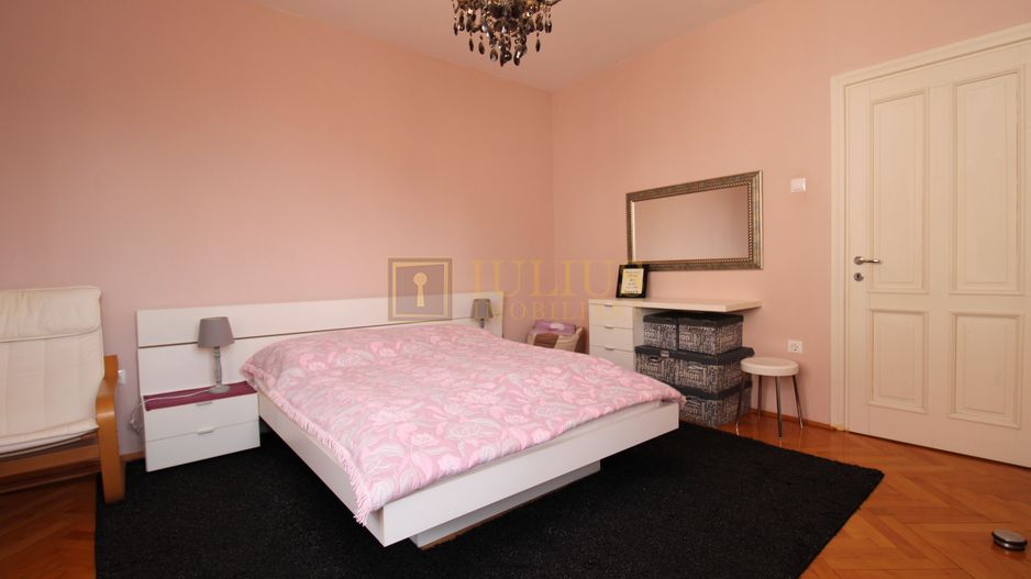 3 dormitoare, 3 bai, living spatios, 2 terase si curte. - Poză 19