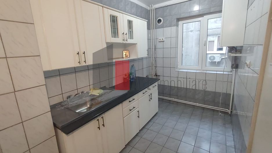 Vânzare apartament decomandat 3 camere cu centrală - Str. Baciului - Poză 11