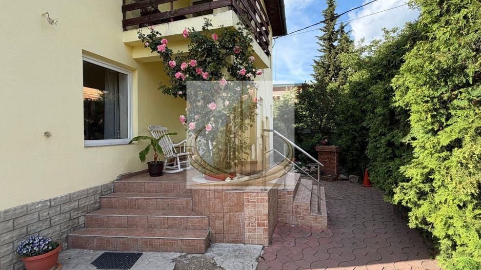 Casă P+E+Pod înalt, teren 574 mp, garaj și fotovoltaice – Zona Lipovei - Poză 2