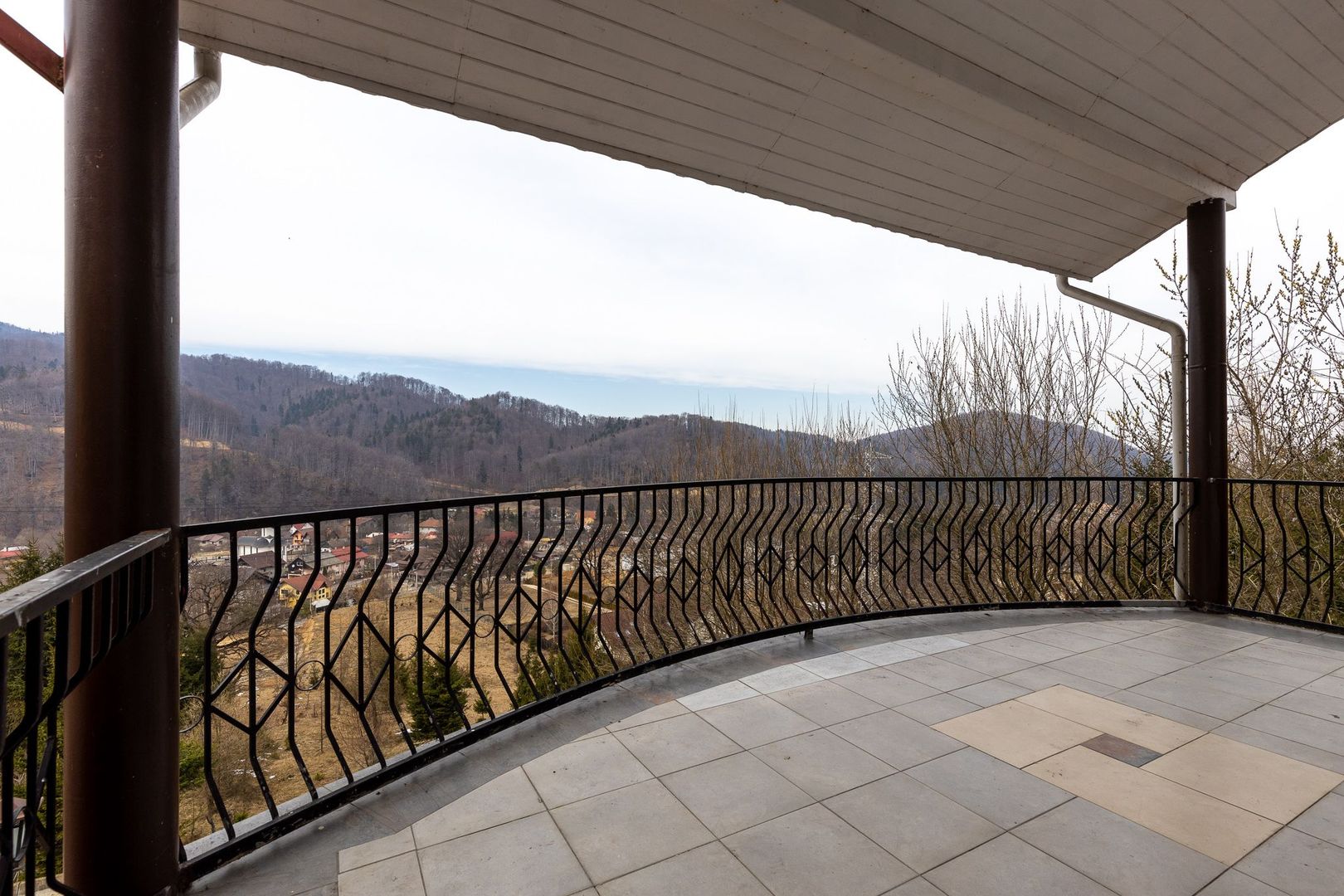 Exclusivitate - Imobil constructie 2001, priveliste deosebită, - Poză 14