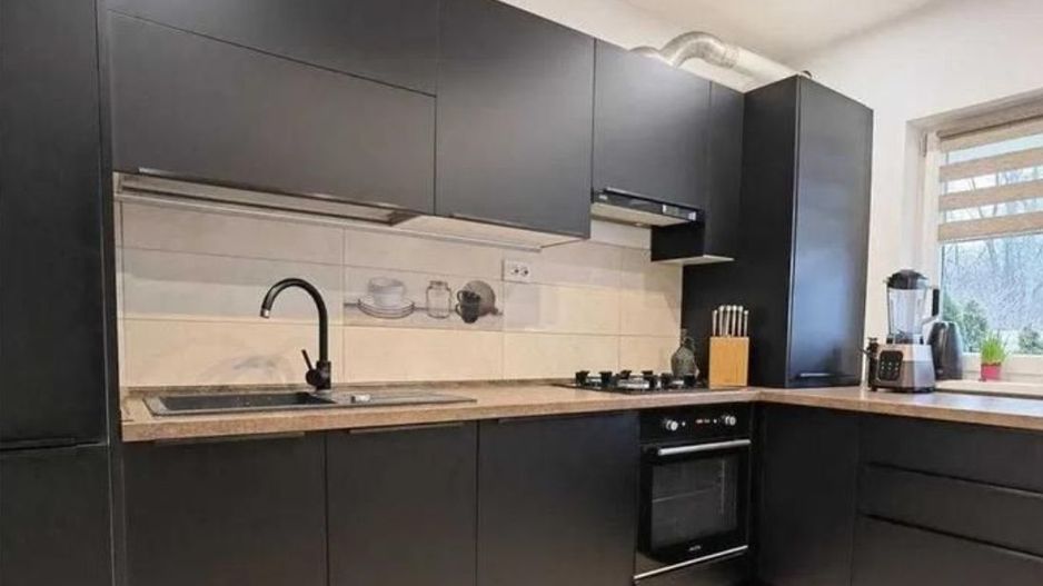 Vilă modernă cu 4 camere, lângă pădure, în Tunari - Poză 7