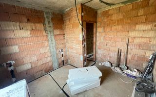 Casă la roșu, 3 dormitoare, teren 340 mp – Moșnița Nouă, lângă Kaufland - Poză 8