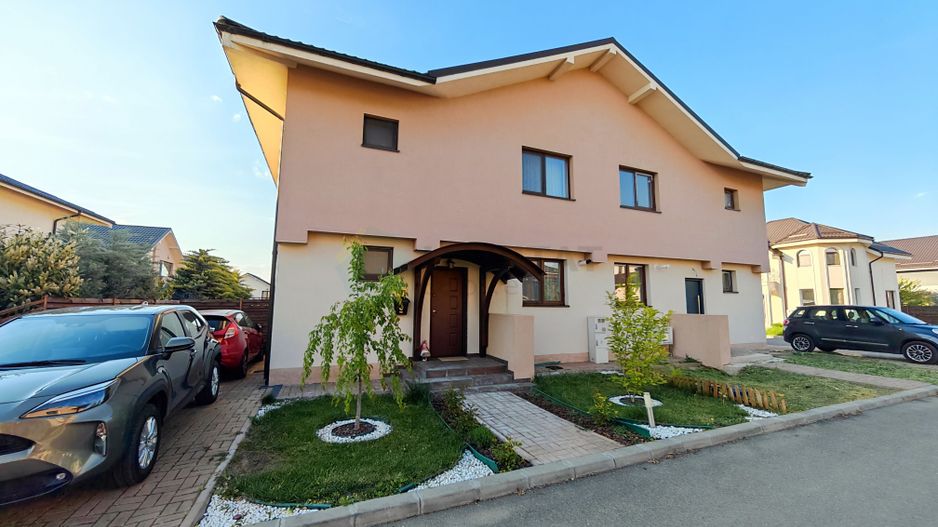 Prima inchiriere, vila cocheta, cu accente exotice - Poză 27