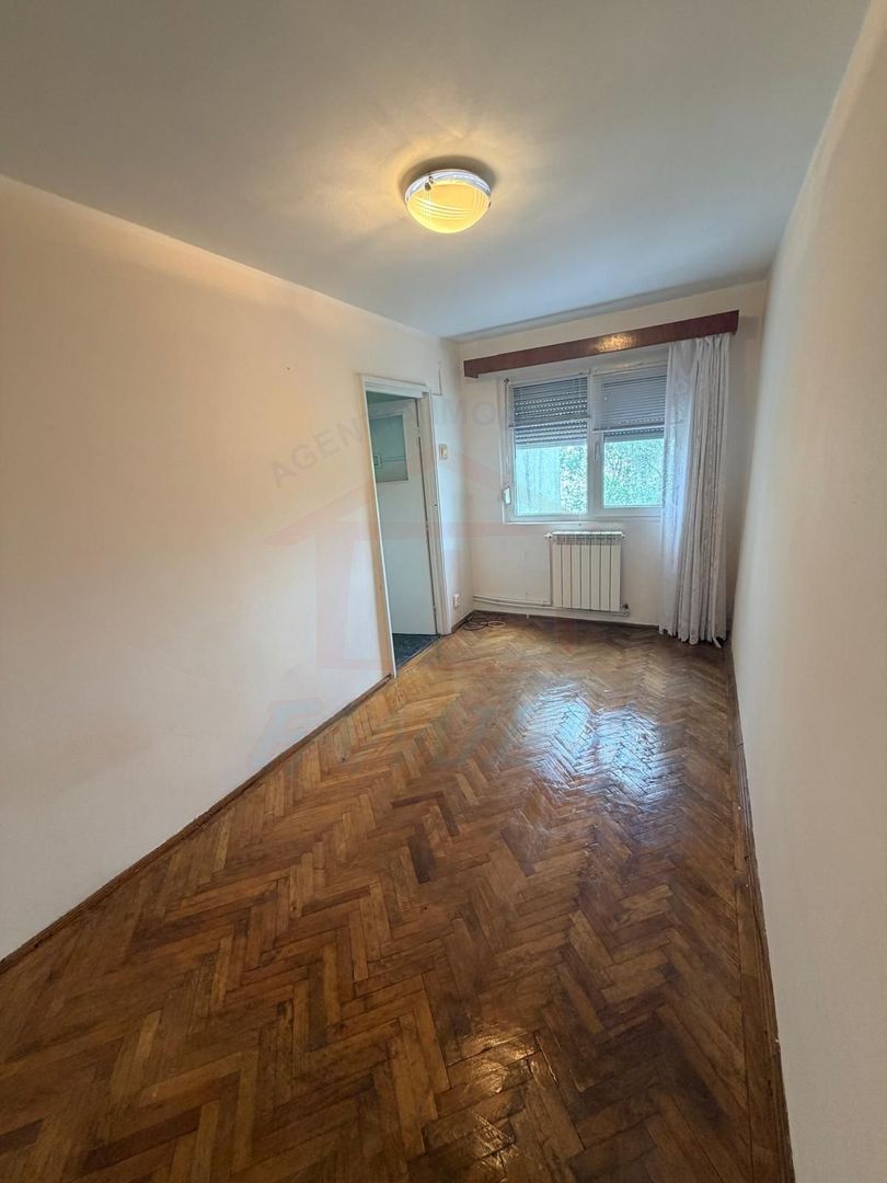Vanzare apartament cu 4 camere in Micro 13, etaj 3, pret 65 000 euro - Poză 15
