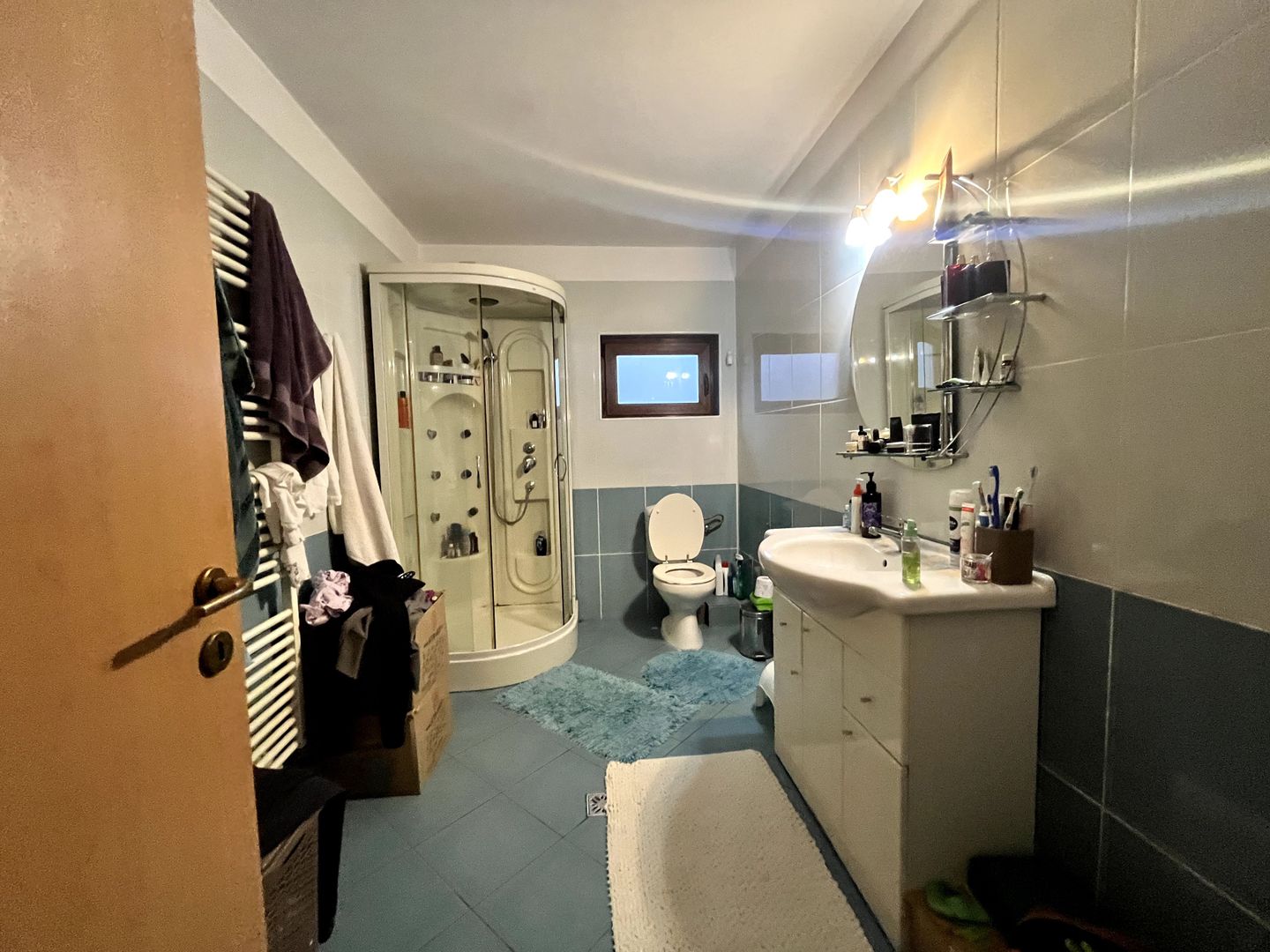 Casă spațioasă, confort ridicat, garaj și teren generos, zona Aradului - Poză 23