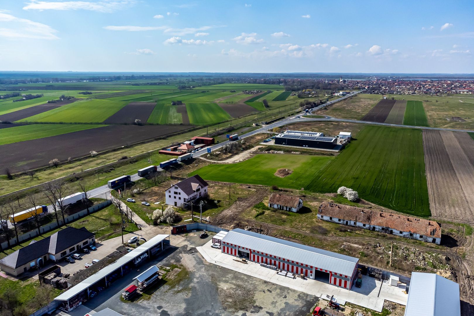 Clădire tip birouri/casă persoane vârstnice cu 3445 mp teren - Poză 6