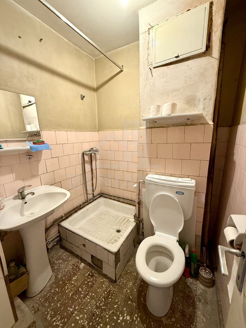 4 decomandate - 80mp - etaj 1 - 2bai - centrala - invesitie - Astra - Poză 7