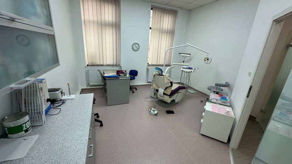 Apartament  4 camere în clădire istorica transformat în SAD - Poză 7