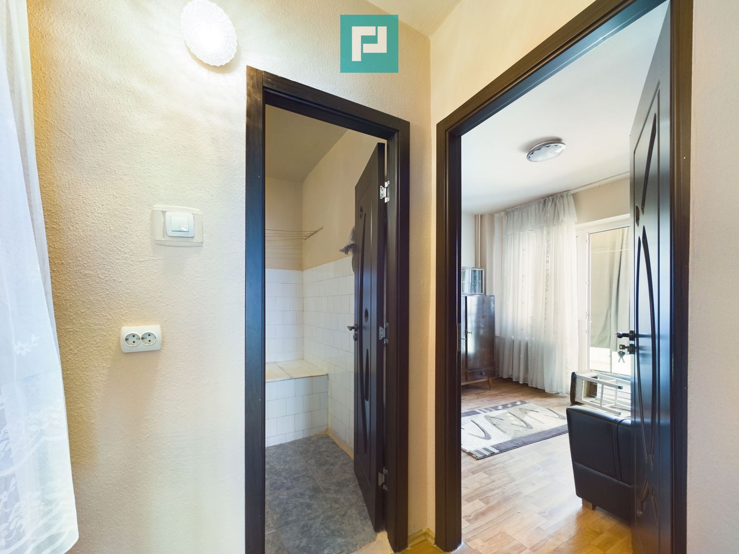 Apartament cu două camere în Micalaca - Poză 4