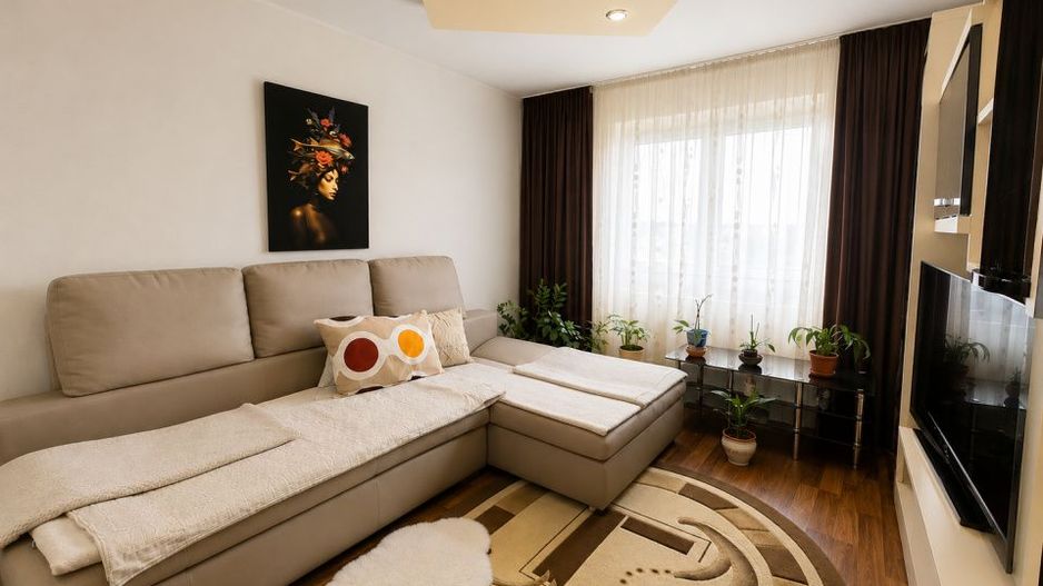 De vânzare apartament 3 camere Arinului - Poză 2