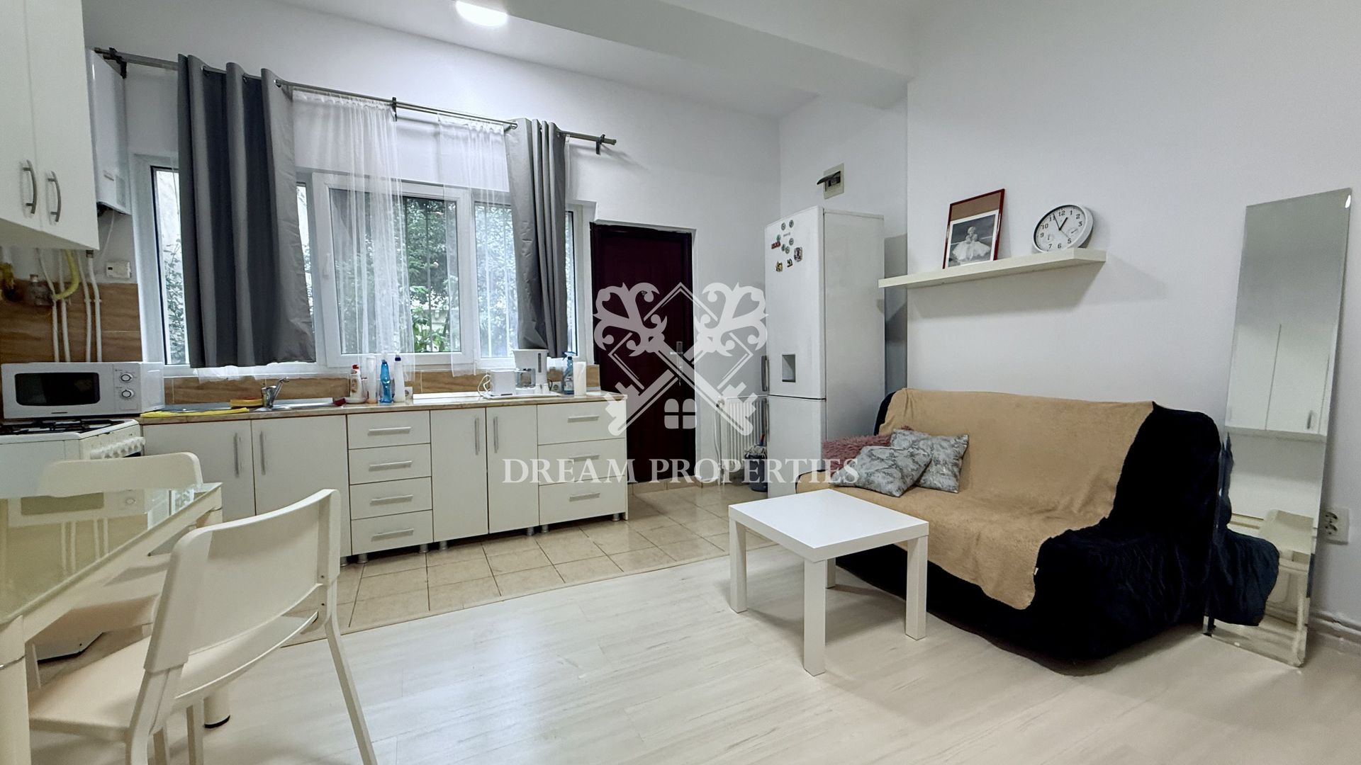 Garsoniera de inchiriat, terasă, 30 mp, zona ULTRACENTRALA - Poză 3