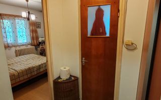 Apartament 2 camere, Sector 4, Resita/Luica, decomandat, spatios - Poză 6