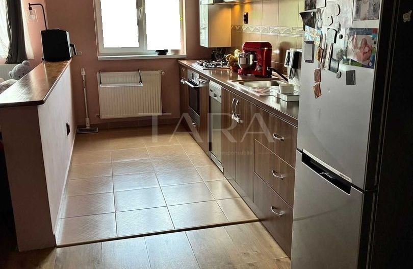 3 camere spațioase cu parcare, într-o zonă liniștită din Florești. - Poză 2