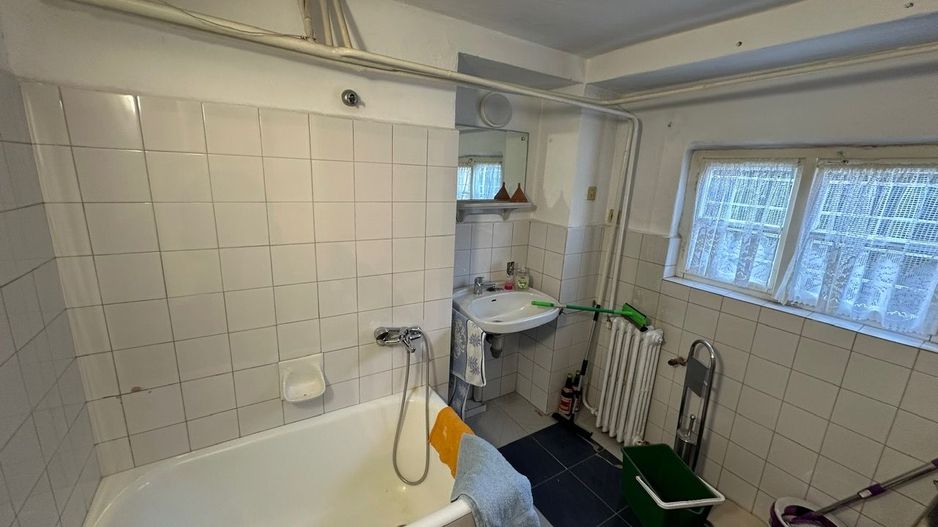 Casa in zona CENTRALA -  Take Ionescu - Poză 34