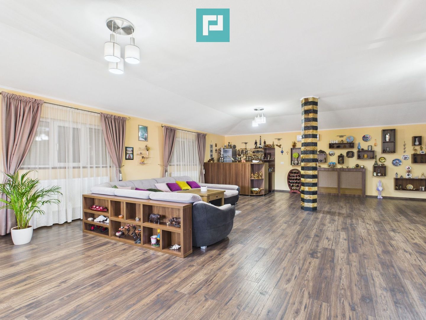 Casă și clădire de apartamente la Orțișoara - Poză 23