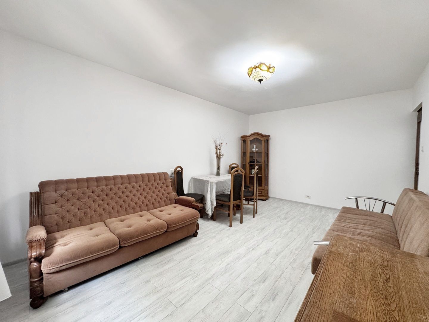 REZERVAT! Apartament decomandat, etaj 1 cu balcon, Calea Iuliu Maniu. - Poză 3