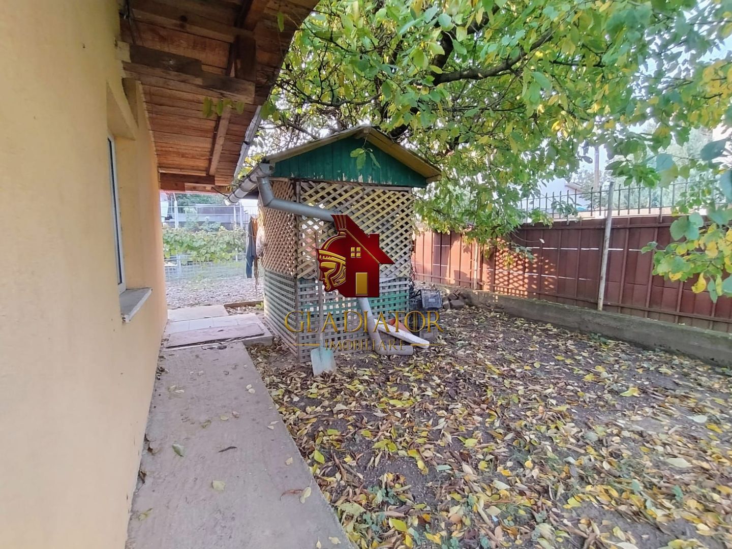 Casa cu teren 491 mp la pret de apartament cu 1 camera in Nicolina - Poză 5