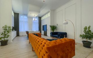Apartament spectaculos cu 3 camere ultracentral - Poză 1